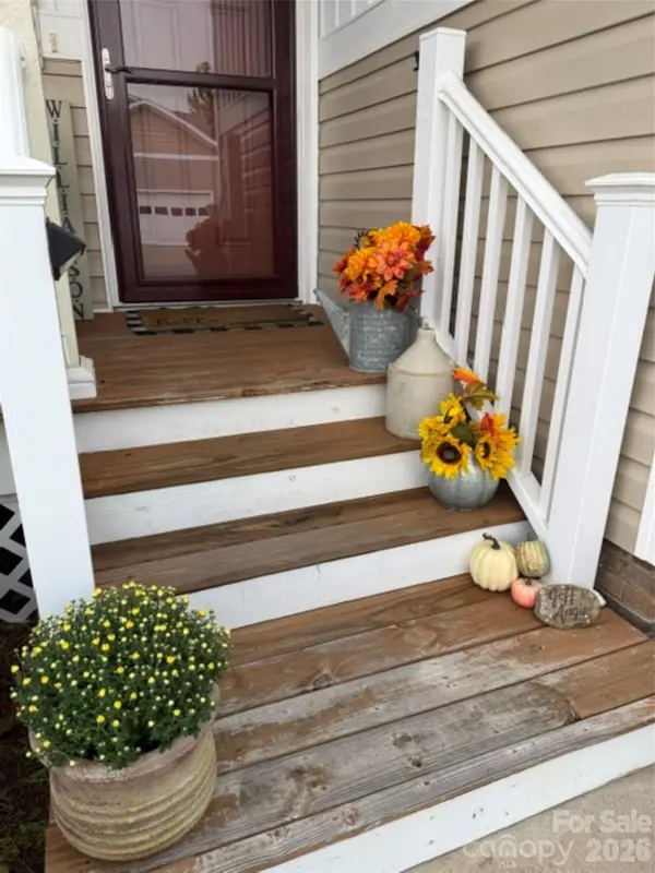 27 Day Lilly CT, Hendersonville, NC 28739