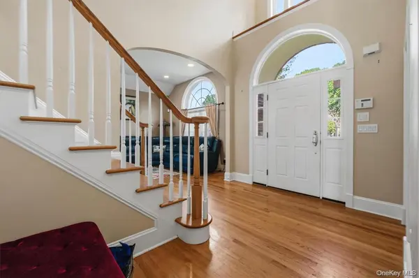 17 Arbor CT, Poughkeepsie, NY 12603