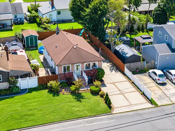 58 Morton ST, Brentwood, NY 11717