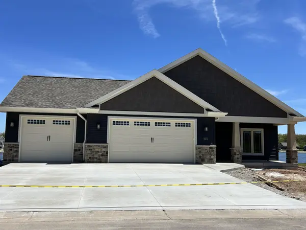 1373 PRAIRIE LAKE CIR, Neenah, WI 54956