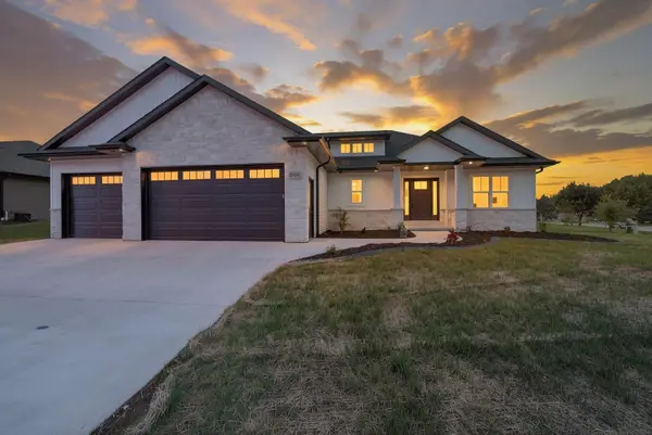3196 ECLIPSE DR, Belleville, WI 54311