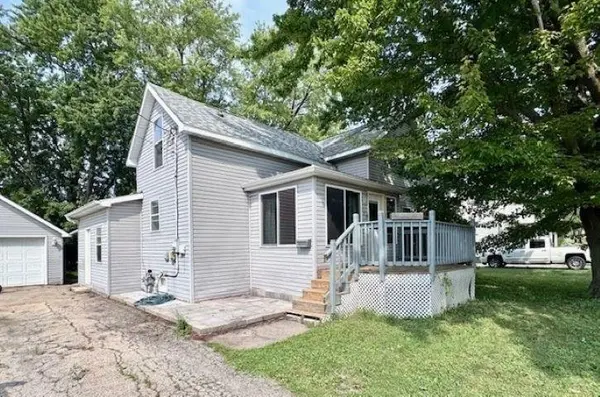 533 E PEARL ST, Seymour, WI 54165