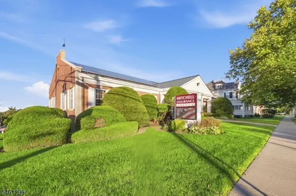 29 Trinity St, Newton Town, NJ 07860