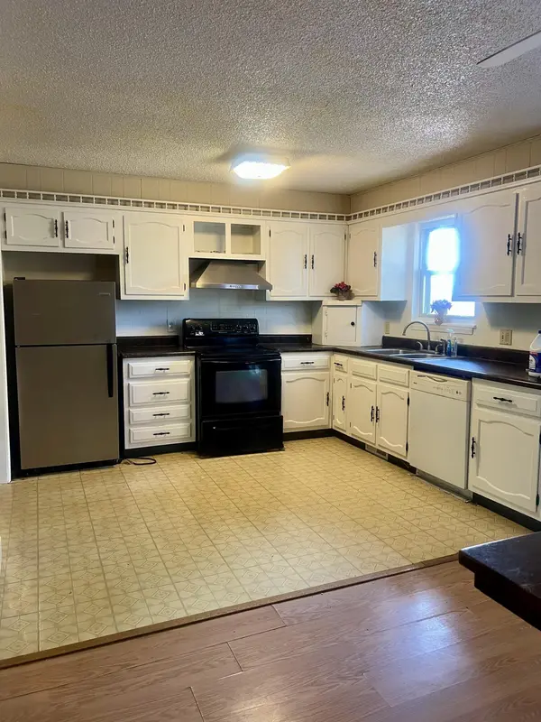 2079 Talking Rocks RD, Branson West, MO 65737