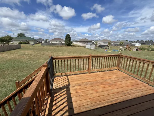 217 Karen CIR, Seymour, MO 65746