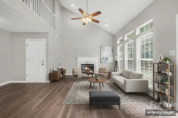 8401 Redstone View DR, Charlotte, NC 28269
