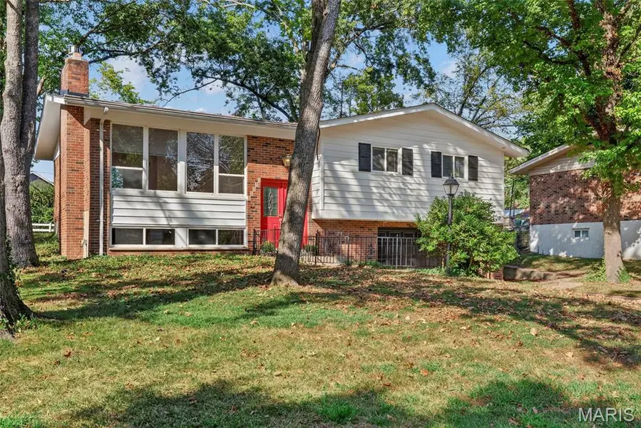 11051 Wylestone CT, St Louis, MO 63126