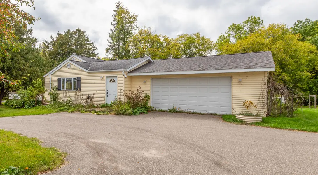 2233 Great Divide RD NW, Puposky, MN 56667
