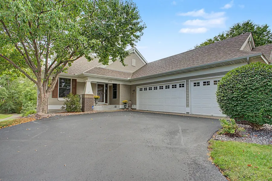 9753 Wedgewood CIR, Woodbury, MN 55125