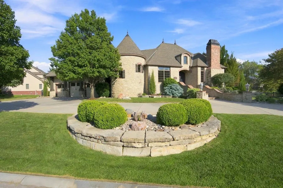 4010 N Fiddlers Cove, Maize, KS 67101