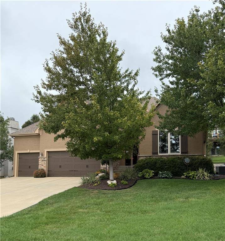 12714 W 49th TER, Shawnee, KS 66216