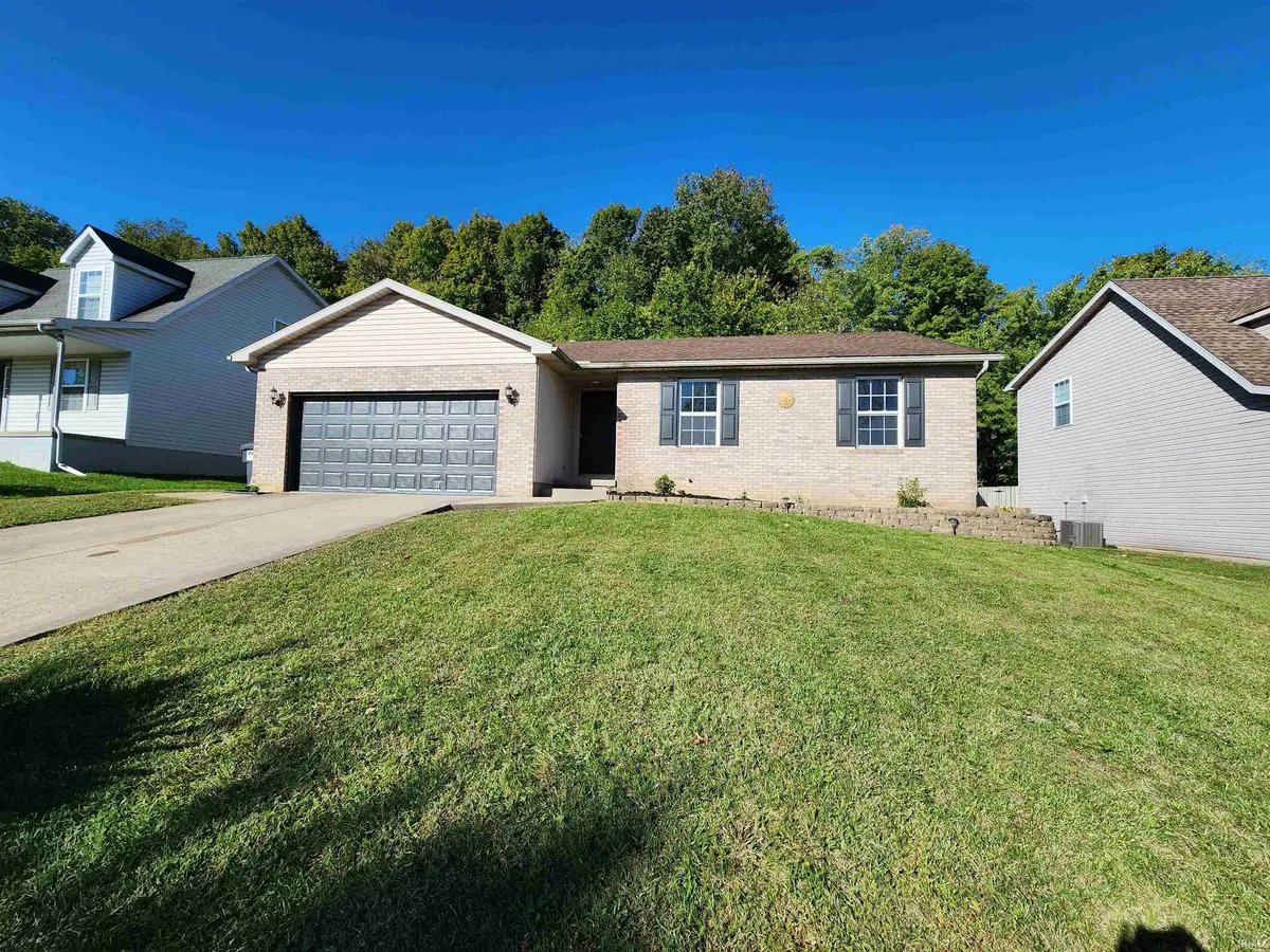 5155 Arches DR, Newburgh, IN 47630