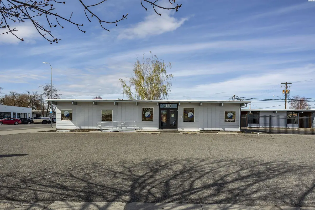 611 W Columbia St, Pasco, WA 99301