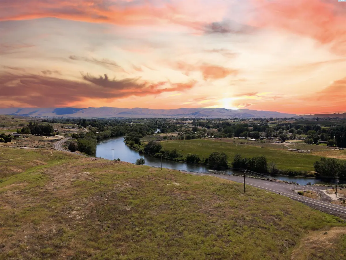 11647 E Ruppert Rd, Benton City, WA 99320
