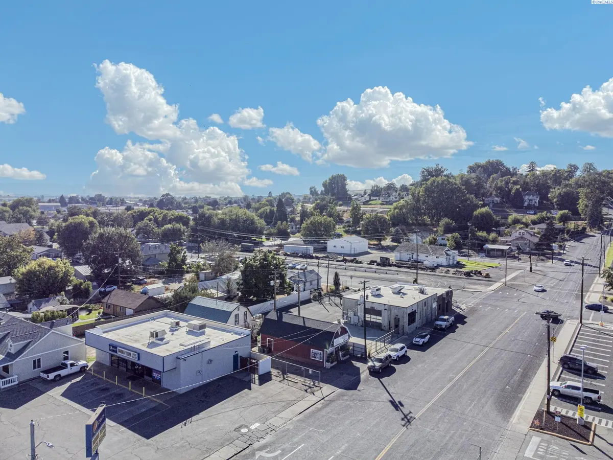 512 Grant Ave, Sunnyside, WA 98944