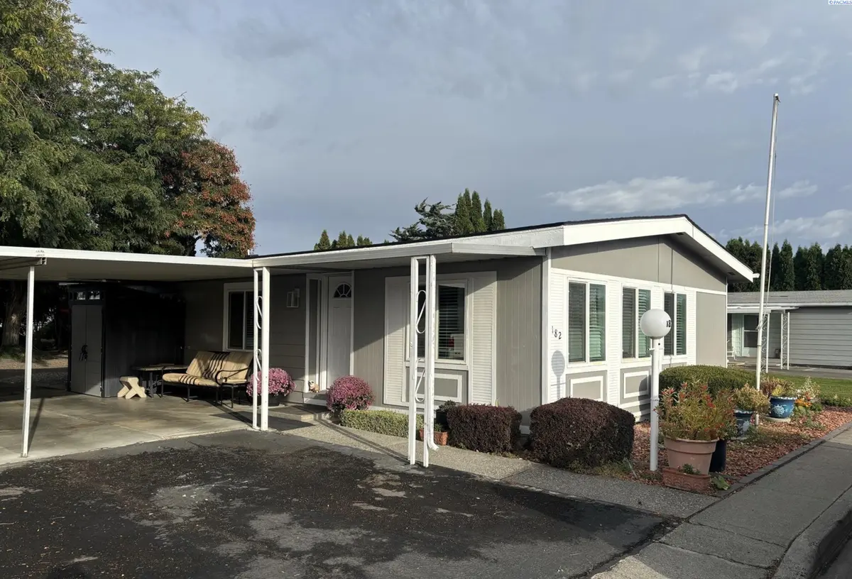 7901 W Clearwater Ave #182 #182, Kennewick, WA 99336