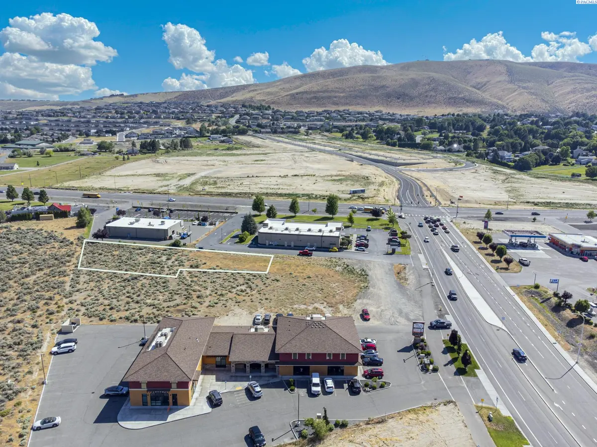 1000 NKA Queensgate, Richland, WA 99352