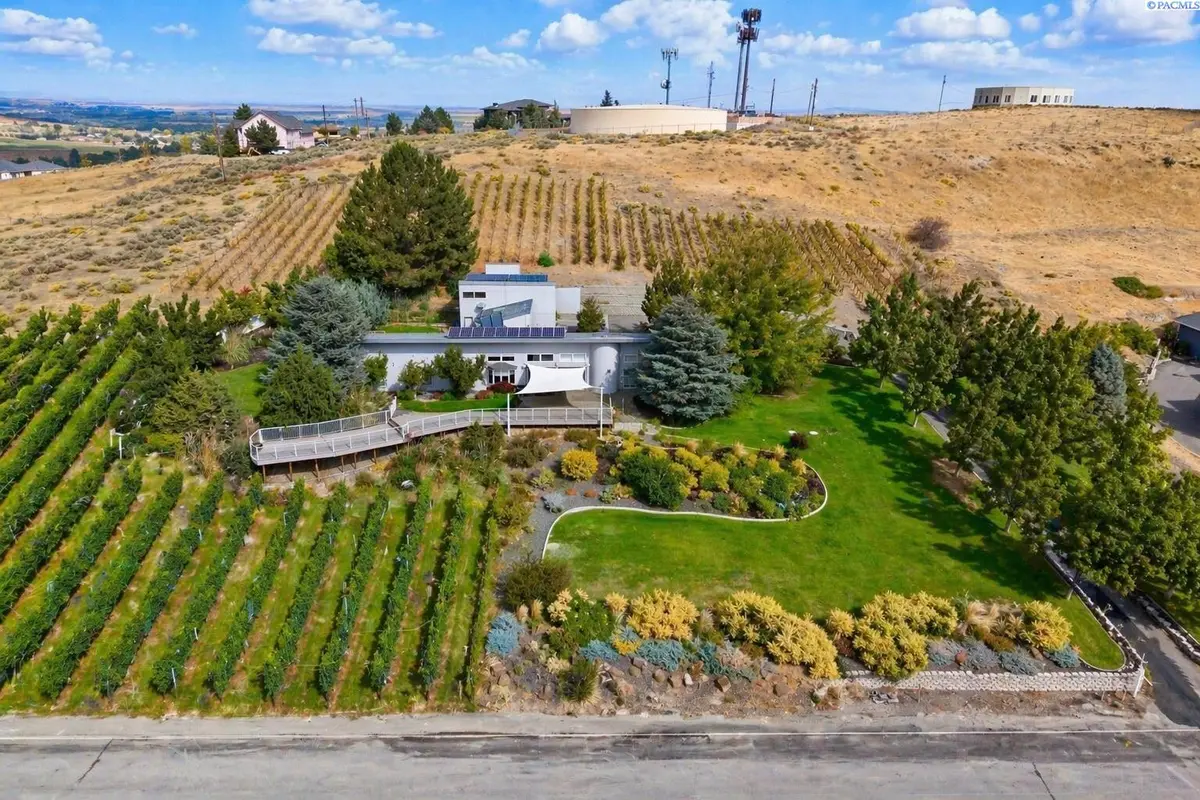 5404 Collins Rd., West Richland, WA 99353