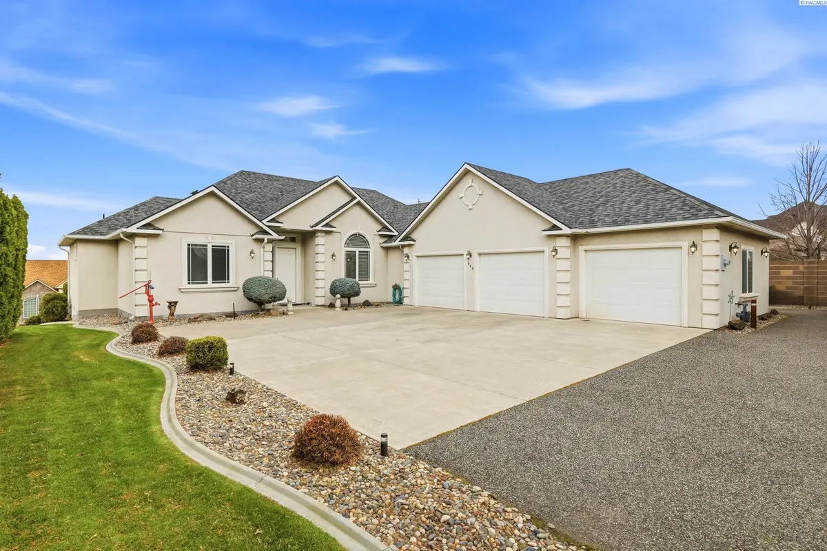 649 Clermont, Richland, WA 99352