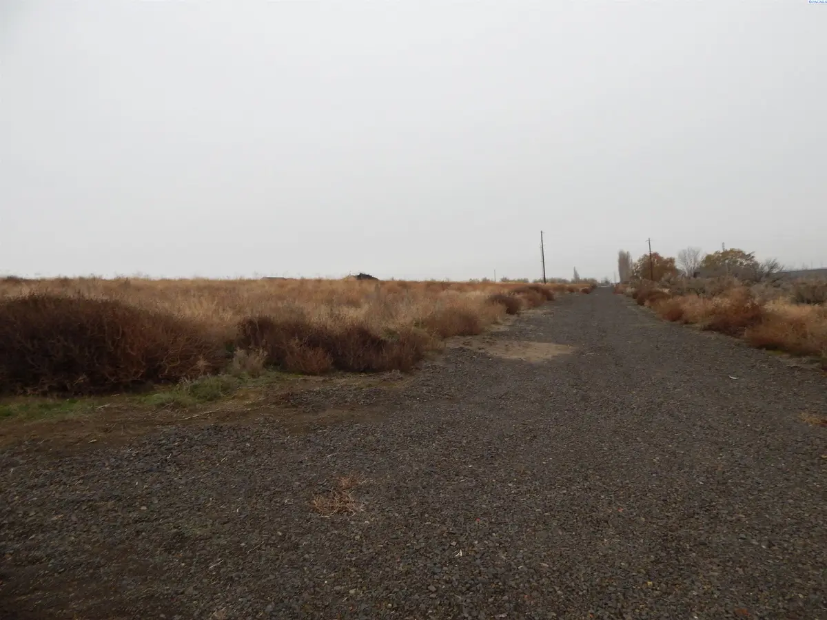 KNA Rebecca  Rd, Eltopia, WA 99330-9766