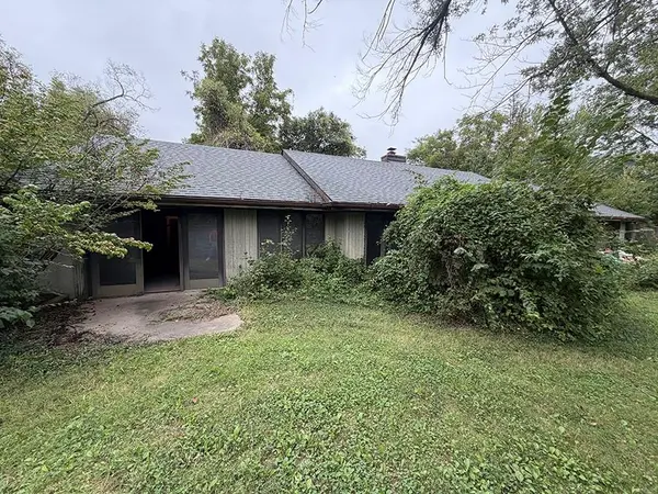 1405 Lynwood CT, Liberty, MO 64068