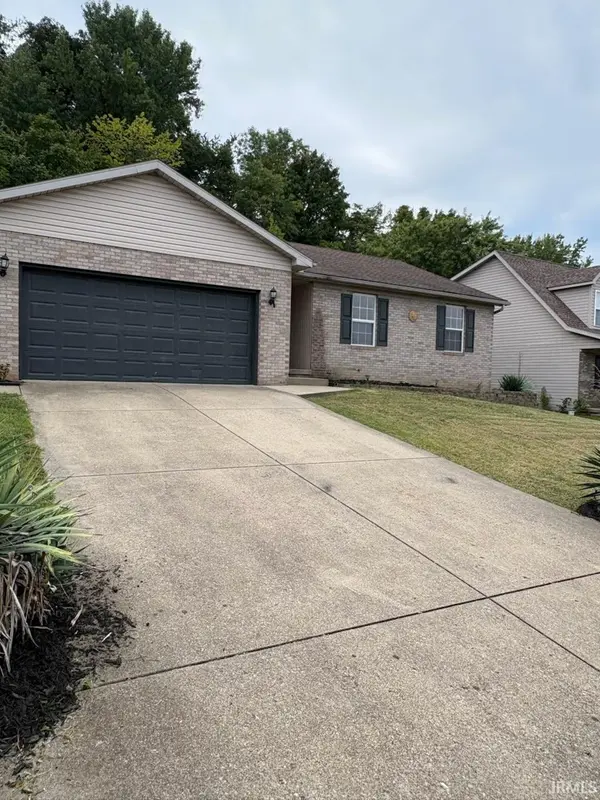 5155 Arches DR, Newburgh, IN 47630