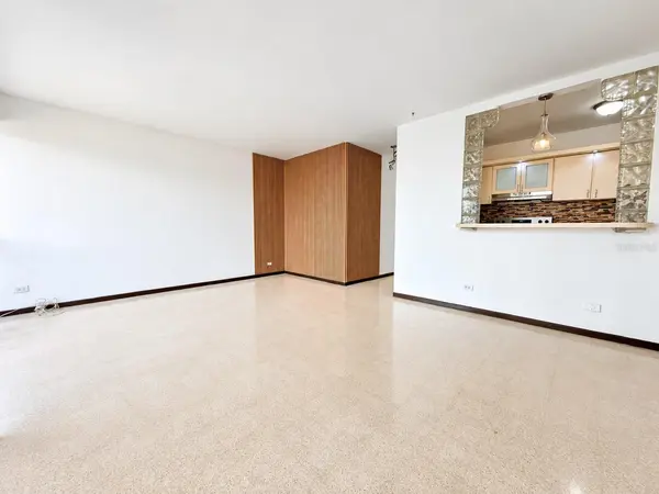 274 CALLE URUGUAY #202, San Juan, PR 00917