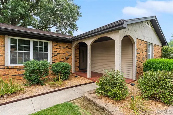 104 San Mateo DR, Belleville, IL 62221