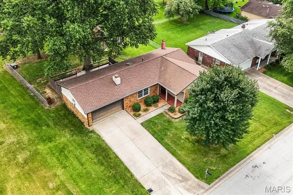 104 San Mateo DR, Belleville, IL 62221