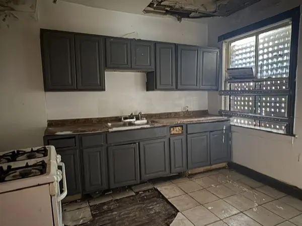 5738 S Ada ST, Chicago, IL 60636