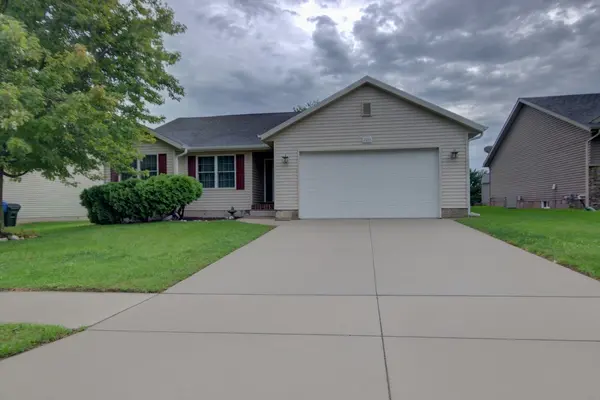 2215 W 59th ST, Davenport, IA 52806
