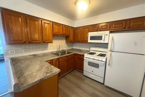 4512 Grove AVE #2N, Brookfield, IL 60513