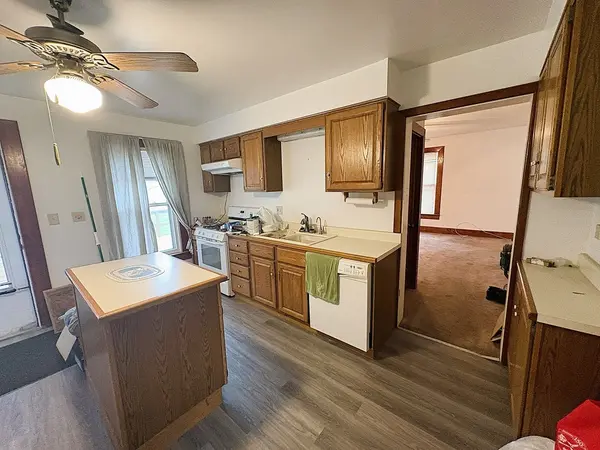 810 E 4th ST, Sterling, IL 61081