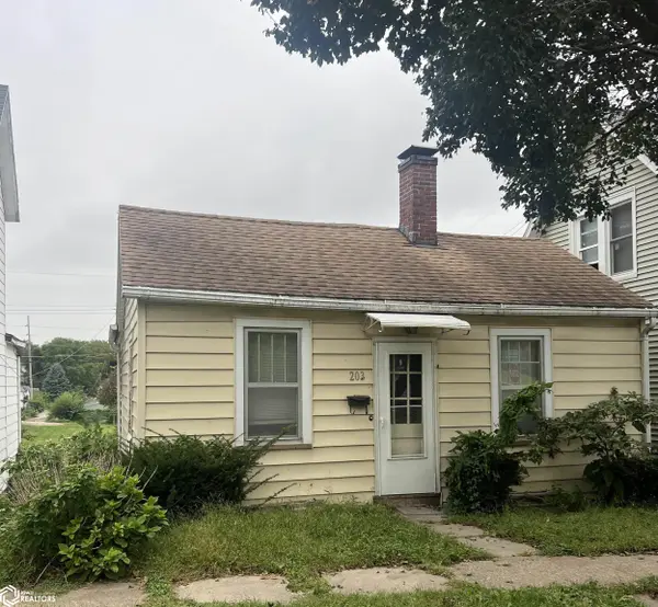 203 S 9th ST, Burlington, IA 52601