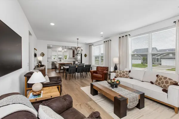 1063 Moers DR, Chaska, MN 55318