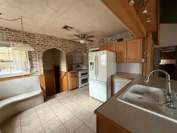 206 W 1st ST, Watonga, OK 73772