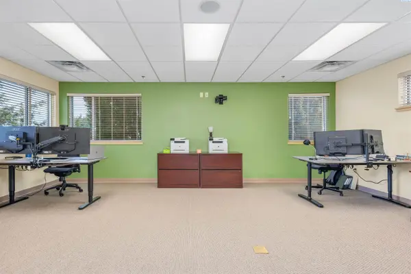 6802 W Rio Grande Ave #B, Kennewick, WA 99336