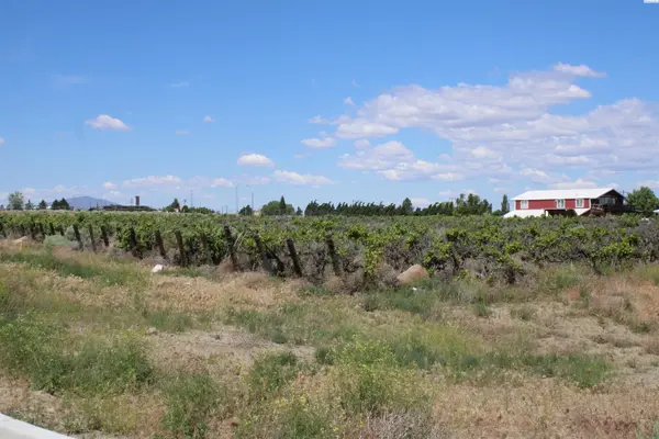 Windmill Road, Richland, WA 99352