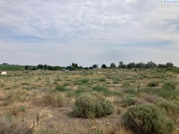 140 Belmont Blvd, West Richland, WA 99353