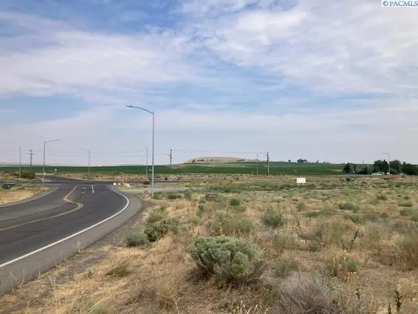 140 Belmont Blvd, West Richland, WA 99353