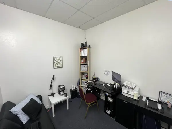 5601 W Clearwater #110, Kennewick, WA 99336