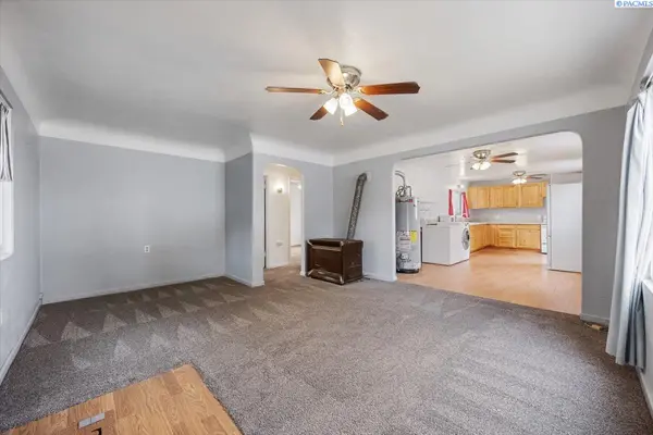 320 W Grand Ronde Ave, Kennewick, WA 99336