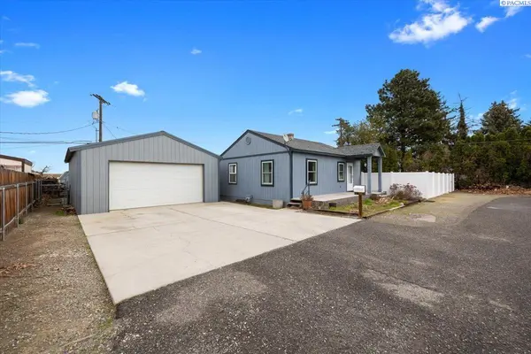 320 W Grand Ronde Ave, Kennewick, WA 99336