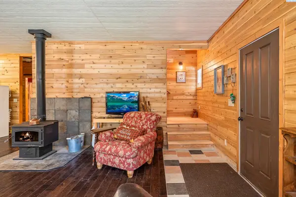 9400 Lewis Peak Road, Waitsburg, WA 99329