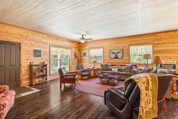 9400 Lewis Peak Road, Waitsburg, WA 99329