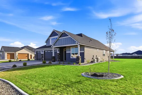 6627 Lazy B Dr, Pasco, WA 99301