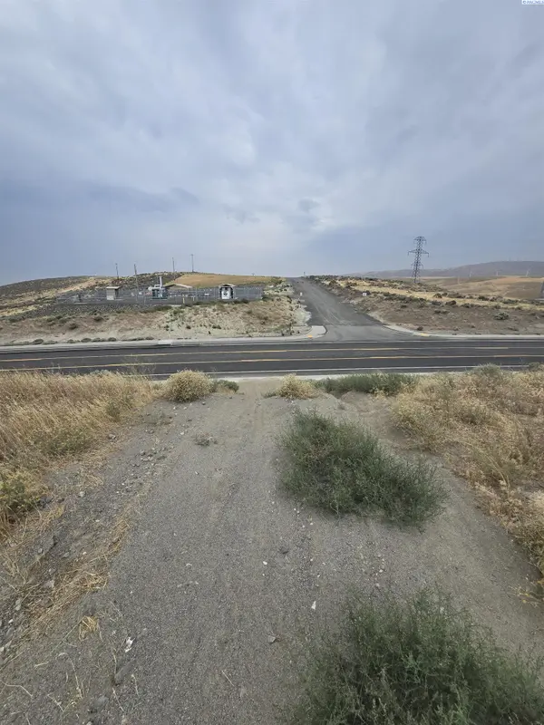 NKA S. Olympia Street (12.38 acres), Kennewick, WA 99337