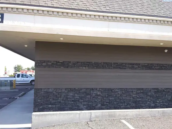 1313 N Young St, Kennewick, WA 99336