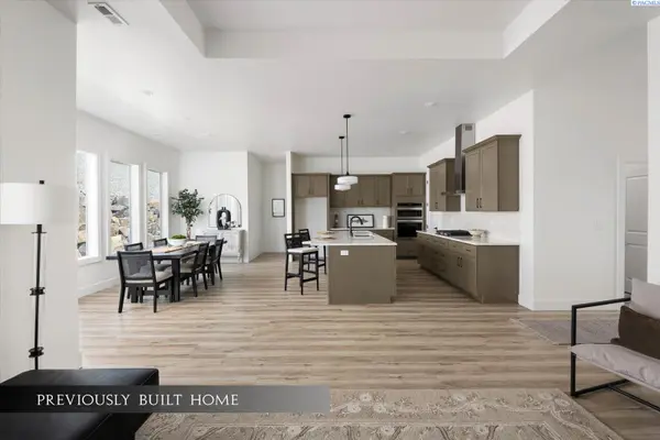 6669 W 27th Ave, Kennewick, WA 99338
