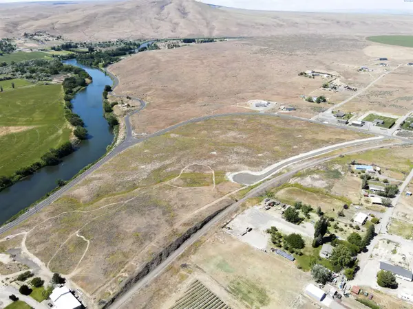 11647 E Ruppert Rd, Benton City, WA 99320